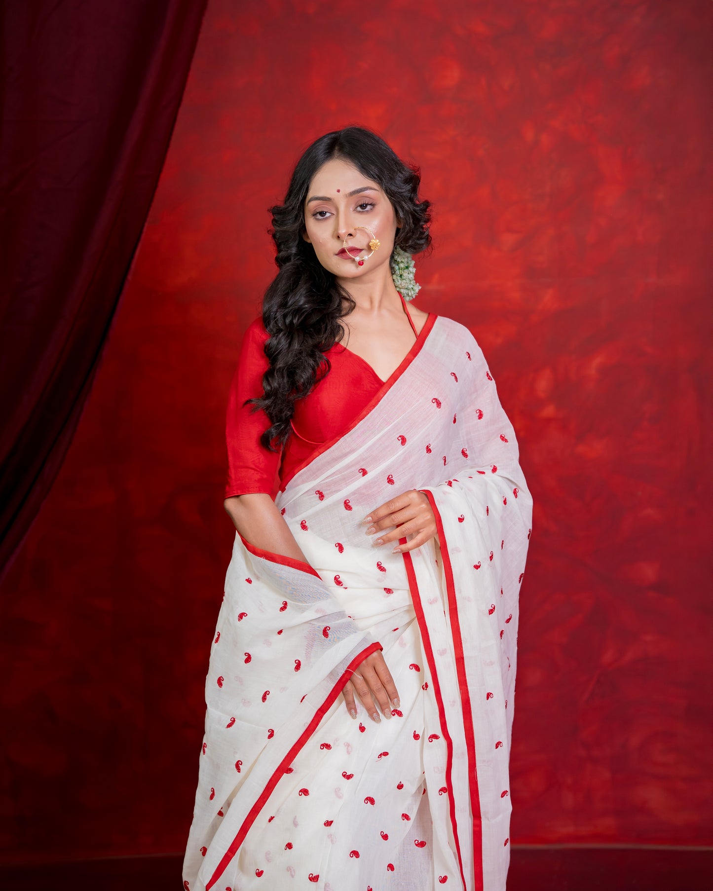 Handwoven White & Red Kolka Motif Cotton Saree