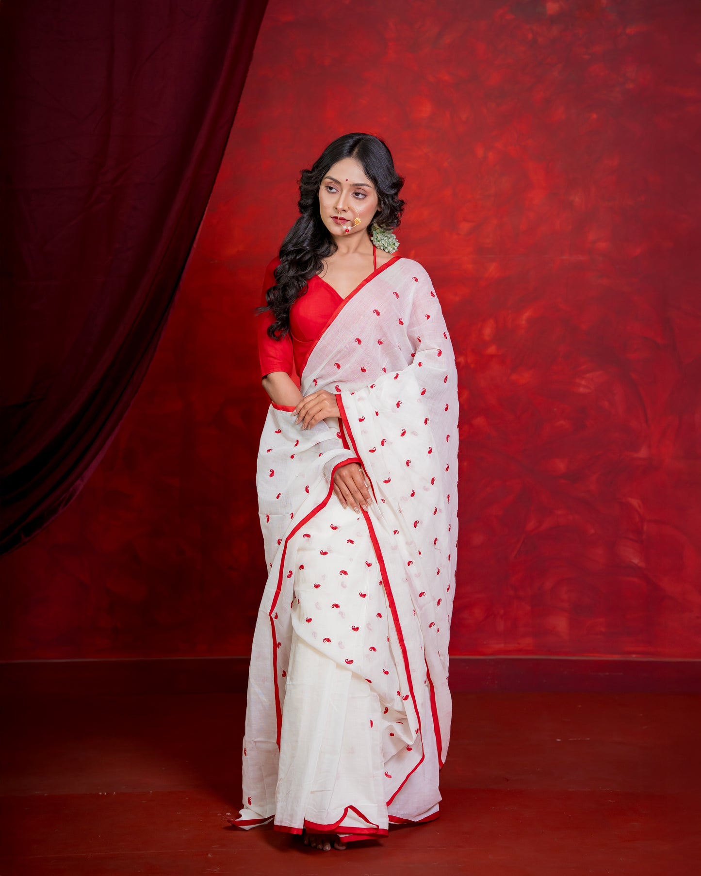 Handwoven White & Red Kolka Motif Cotton Saree